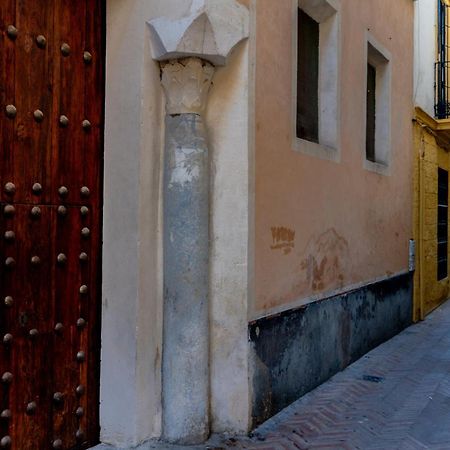 Rc Sevilla Centro Historico Catedraljuderia Exterior photo